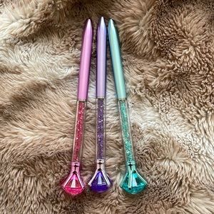 Decorative pens for my girlies 🤍